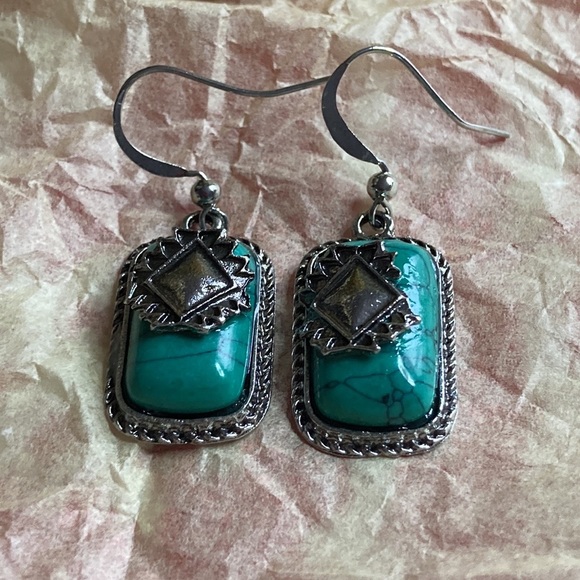 🆕 NWOT STERLING SILVER WITH TURQUOISE BLUE EARRINGS - Picture 7 of 9